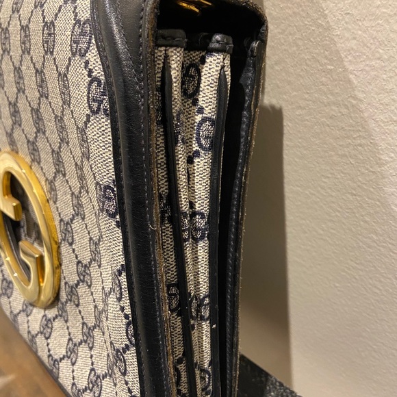 Vintage Gucci Shoulder Bag - Picture 4 of 12